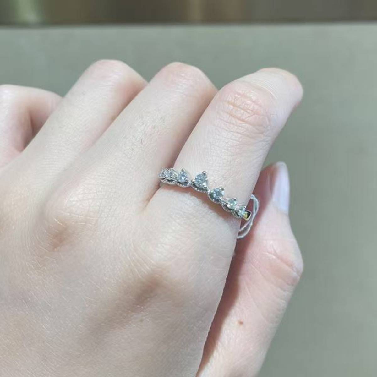 V-shaped S925 Silver Plated Platinum Women's Ring Customized Selection Side Stone Moissanite 0.8ct